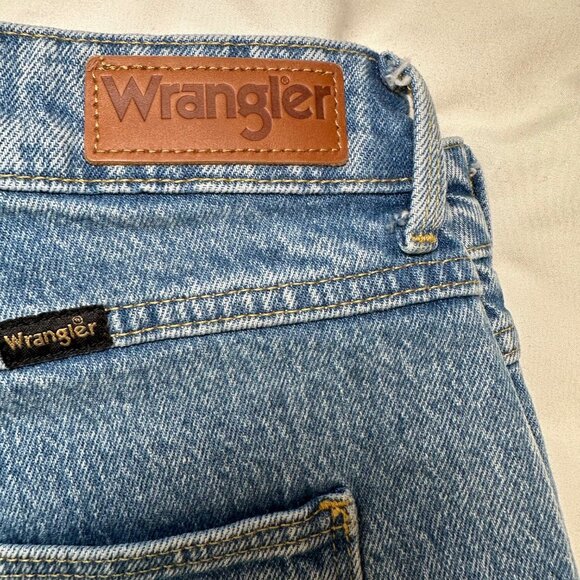 Wrangler Mom Fit Blue Jeans 14/32 - Picture 6 of 12
